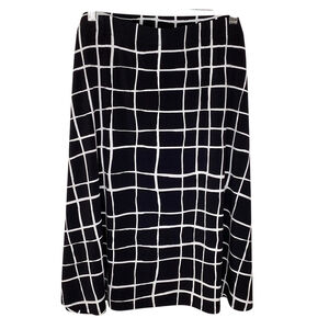 Chico’s Traveler Skirt Women’s Sz L 12 Black White Midi‎ Wrinkle Free Travel EUC